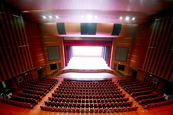 音响设备在舞台表演中的作用