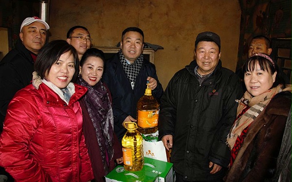 8爱照涞源，ZOBO卓邦党支部寒冬送暖扶贫活动