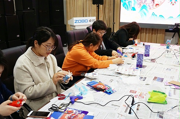 ZOBO卓邦工会丨举办体验非遗之美-制作北京绢人的“女神节”活动 ZOBO卓邦工会丨举办体验非遗之美-制作北京绢人的“女神节”活动