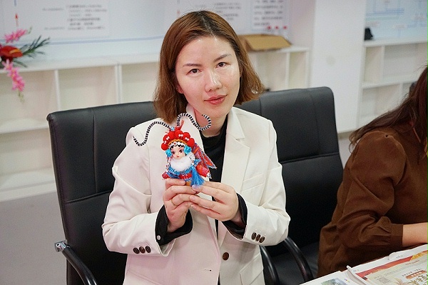 ZOBO卓邦工会丨举办体验非遗之美-制作北京绢人的“女神节”活动 ZOBO卓邦工会丨举办体验非遗之美-制作北京绢人的“女神节”活动