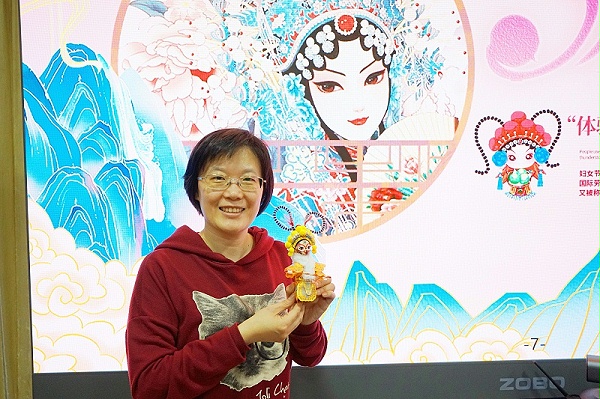 ZOBO卓邦工会丨举办体验非遗之美-制作北京绢人的“女神节”活动 ZOBO卓邦工会丨举办体验非遗之美-制作北京绢人的“女神节”活动
