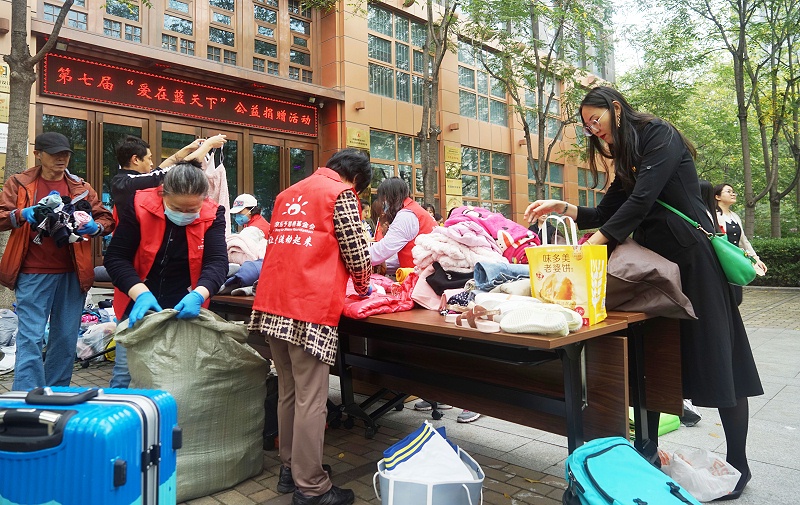 3发挥党员模范作用 ZOBO卓邦第七届“爱在蓝天下”公益捐赠 3发挥党员模范作用 ZOBO卓邦第七届“爱在蓝天下”公益捐赠