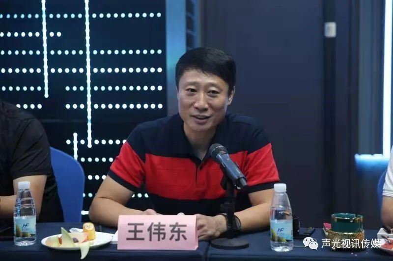 ZOBO董事长张新峰作为声光视讯行业联盟代表赴豫芒温暖灾区，传递爱心