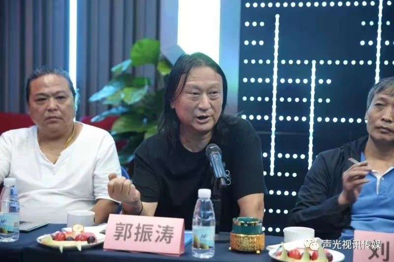 ZOBO董事长张新峰作为声光视讯行业联盟代表赴豫芒温暖灾区，传递爱心